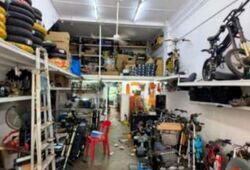 Sims Avenue (D14), Shop House #637230111
